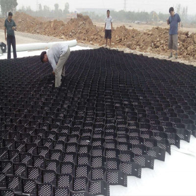 Пластмассовая геоэлементная камера из HDPE для защиты склонов в черном цвете Геоэлементная камера гостиничной сетки
