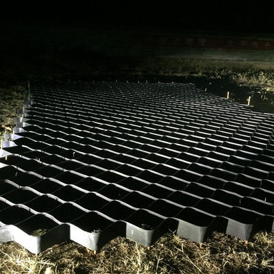 Пластмассовая геоэлементная камера из HDPE для защиты склонов в черном цвете Геоэлементная камера гостиничной сетки