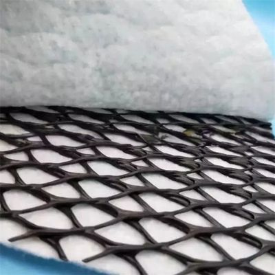 Ширина 2 - 4 м Hdpe 3D трехплановая композитная дренажная сеть для общего решения проекта