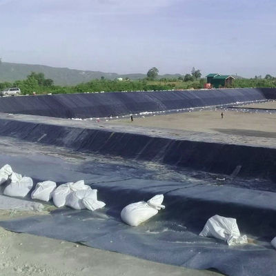 Геомембрана прудовой линейки HDPE Геомембрана линейки Поверхность обе стороны гладкие 0,75 мм 1 мм 2 мм