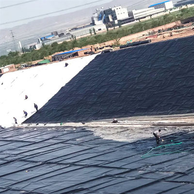 Двойной гладкий геомембранный лист из HDPE для водонепроницаемой облицовки пруда Ширина 1-8 м