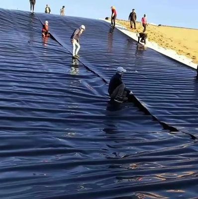 Зелёная геомембрана для водонепроницаемого искусственного озера