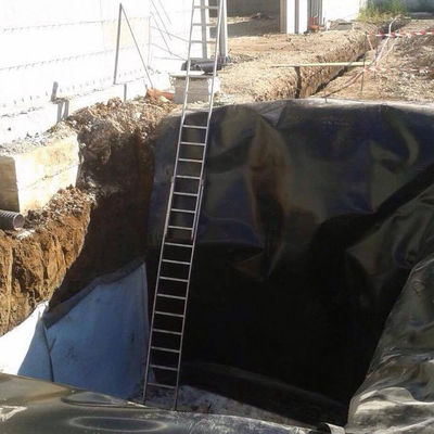Гиомембраны водонепроницаемые из HDPE для свалок Длина 50-200 м Толщина 0,3 мм - 3,0 мм Прочный