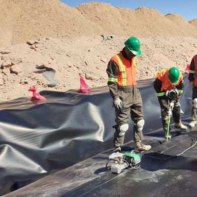 Глянцевая или текстурированная поверхность HDPE геомембрана для пруда для проекта плотины в Южной Африке