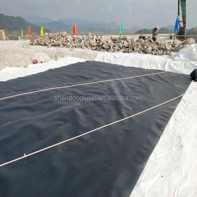 Южноафриканский проект дамбы Геомембрана HDPE 0,8 мм 1 мм 1,5 мм 2 мм с материалом EPDM EVA