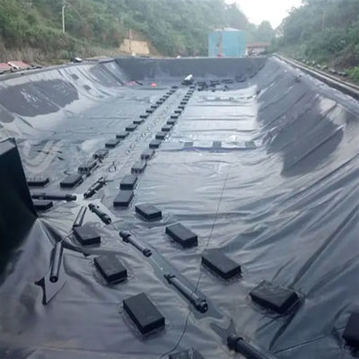 Ультрафиолетоустойчивый 0,75 мм HDPE резиновый резервуар геомембрана для черного или индивидуального цвета рыбного пруда