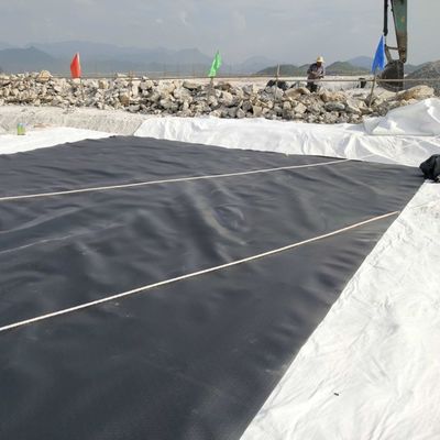 Черная глянцевая геомембрана 1,5 мм/2,0 мм HDPE линейка для непроницаемой пластиковой плотины