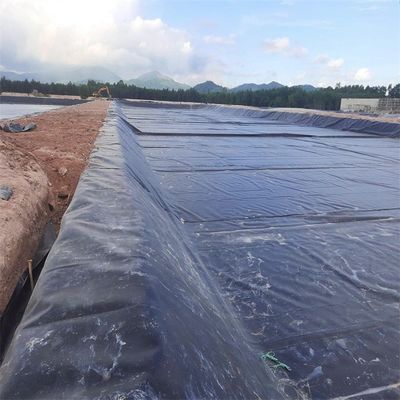 Традиционный дизайн 0,5 мм 0,75 мм 1,5 мм геомамбраны HDPE для решения проектов