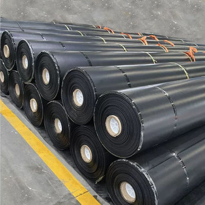 Двойная гладкая геомембрана HDPE водонепроницаемая для гладких рыбных прудов и свалок