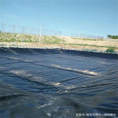 Геомембрана с гладкой поверхностью из HDPE для полигонов Длина 50-100 м / рулон по запросу