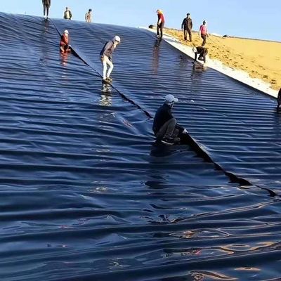ASTM GRI-GM13 Стандартная геомембрана из 1 мм HDPE для рыбных прудов и полигонов
