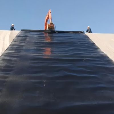 Водонепроницаемая чёрная геомамбрана HDPE водонепроницаемая рыбная прудовая подкладка для прямого коммерческого использования