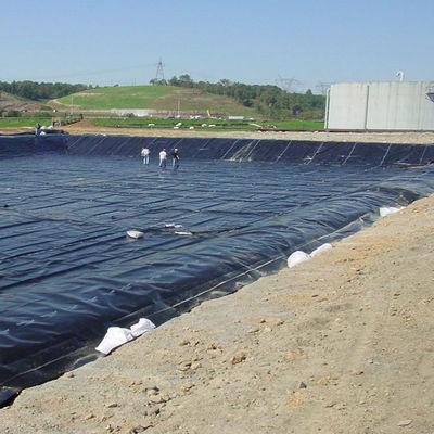 1.5 мм гладкая чёрная геомамбрана из HDPE для наружной среды Рыбный пруд